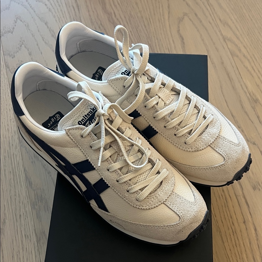 Onitsuka tiger EDR 78 in birch/peacoat US 8 (Women’s)